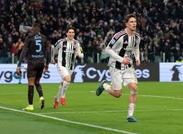 ＂持球打不了罗凯文……说实话，无论是在北京还是国家队，球迷都希望你能把持球好好练出来。不说巅峰丁彦雨航吧，至少得赶上现在的张镇麟吧？个人感觉现在小曾的持球还不如张镇麟